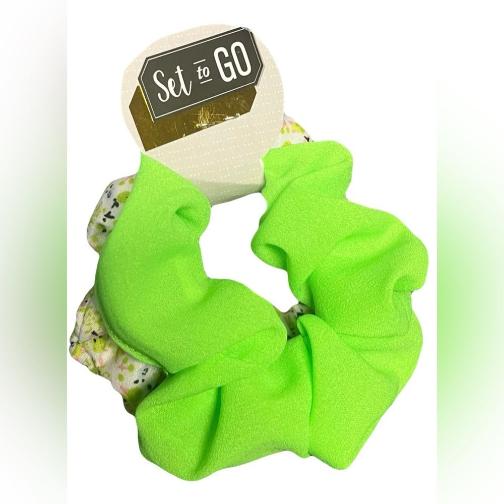 Hair Scrunchie - Picture 2 of 3